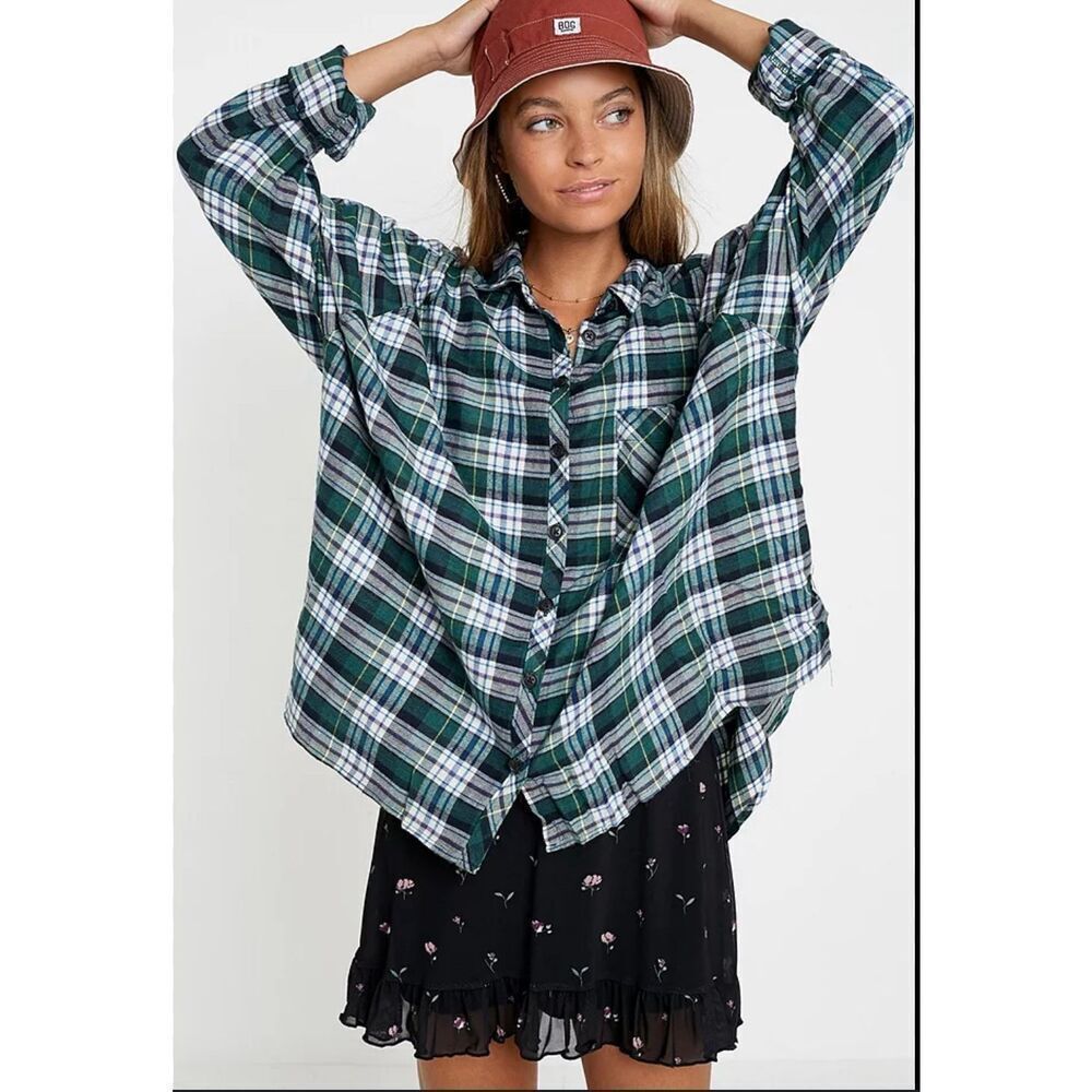 Urban Outfitters Women’s Green Plaid Flannel Button Up Shirt Size XS